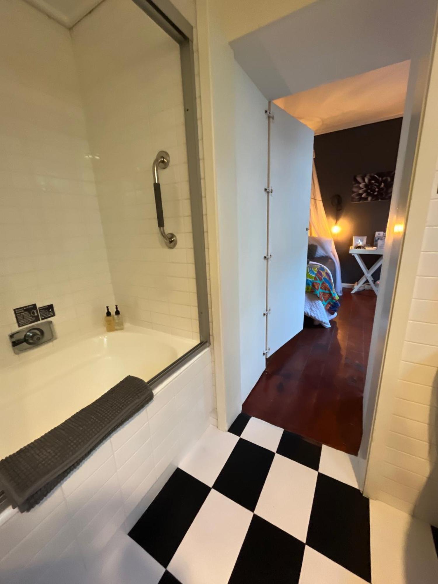 Seaside Getaway @ Swallow House Suite #2 케이프타운 외부 사진